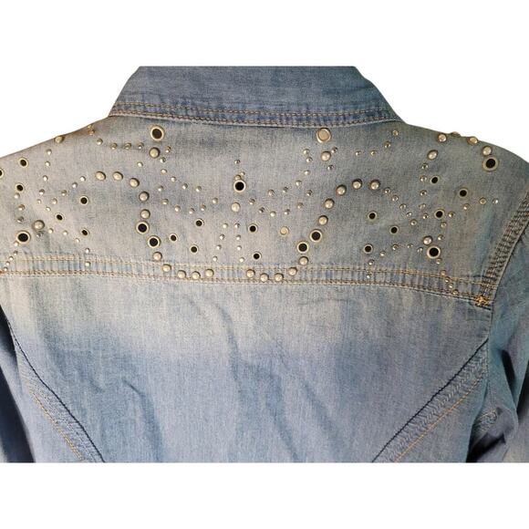 Jeans By Buffalo Denim Shirt Long or 3/4 Sleeve Studded Design New Sz M - Picture 5 of 9